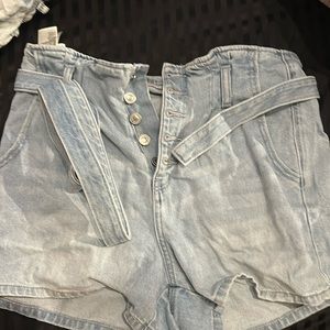 American Eagle button up denim shorts with belt
